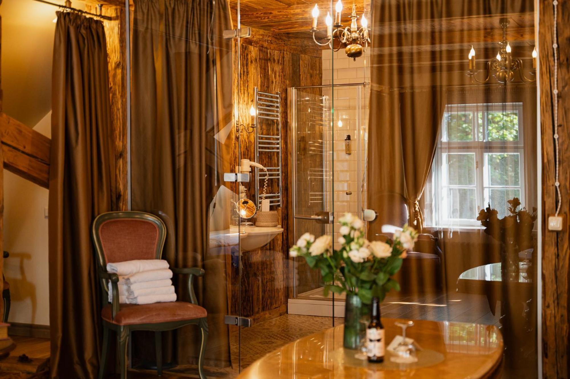 Boutique Hotel Virkas Muiza Kuldīga Esterno foto